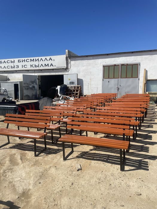 Скамейки со спинкой