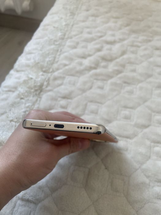 Продам телефон Honor X9b