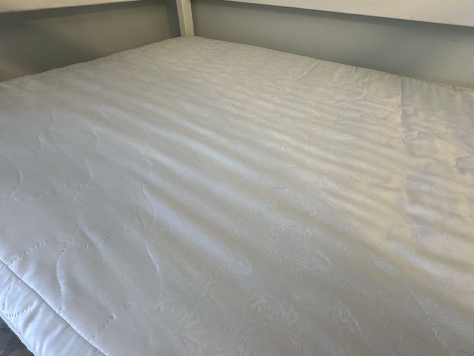 Двухьярусная кровать