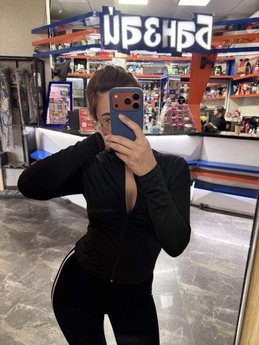 Продам Айфон 17 про 256 гб