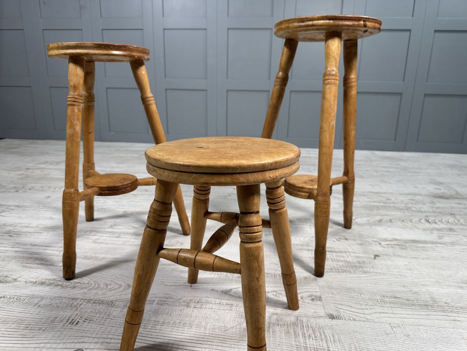 Комплект винтидж табуретки ръчна изработка Р256