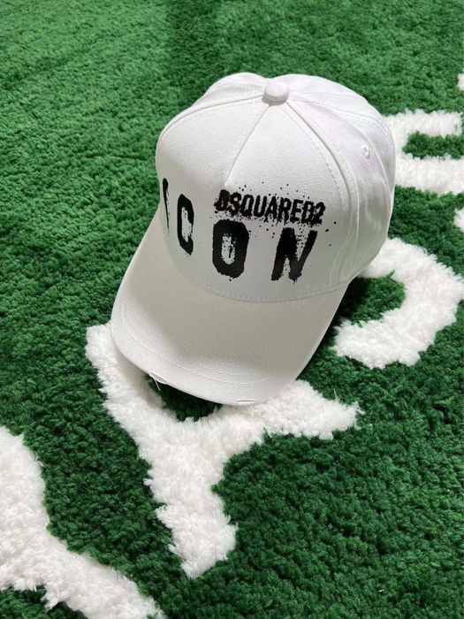 Sapca dsquared2 icon white spraypaint