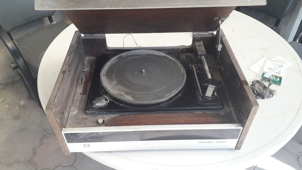 Продаётся проигрыватели СССР