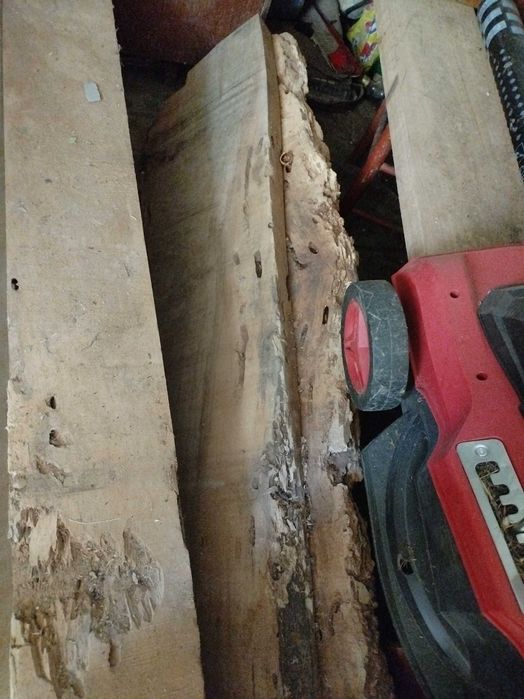 Дървен материал Орехови талпи различна дължина и ширина 5см дебелина