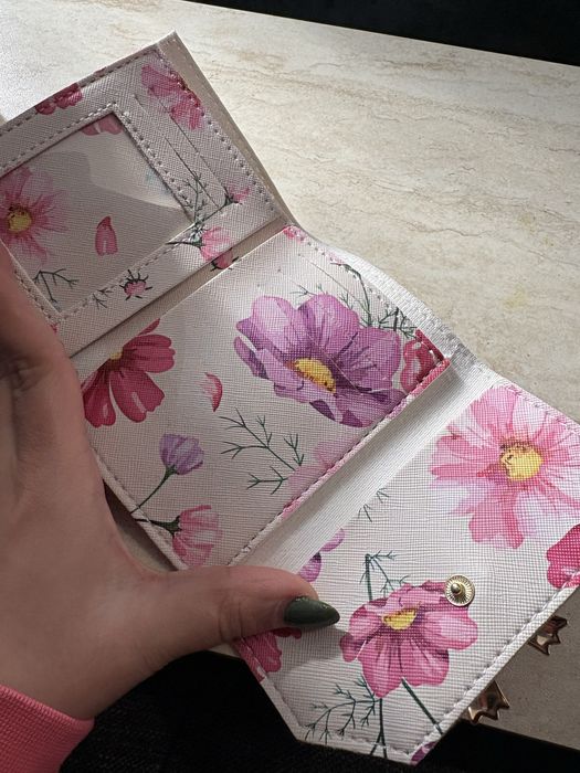 Ново портмоне