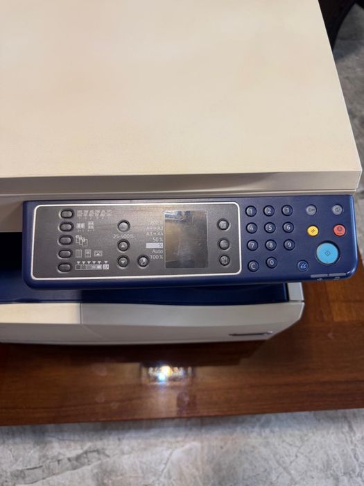 Продам HP Color Laser Jet CP 5225