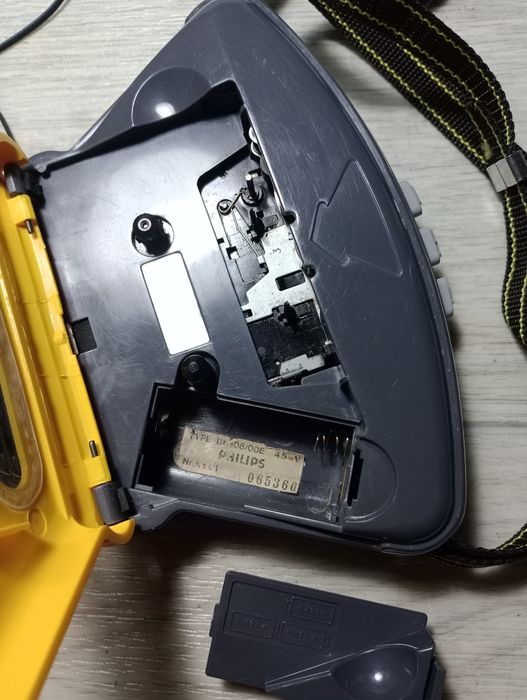 Продам кассетный плеер Philips D6608