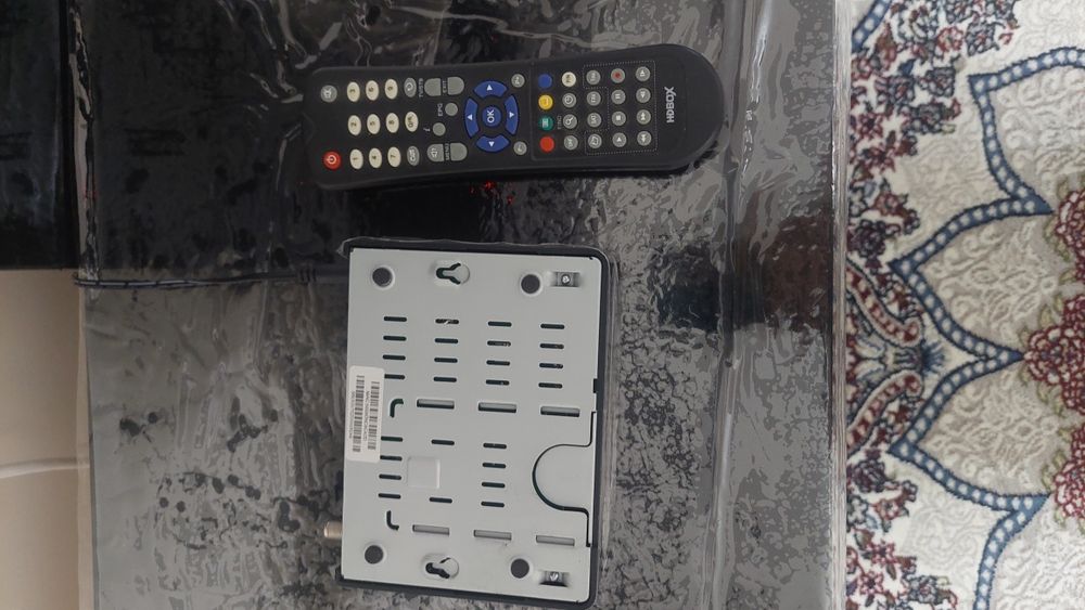 Продаю Спутниковую Антенну и Тюнер HD BOX S100 PRO. В отличном состоян