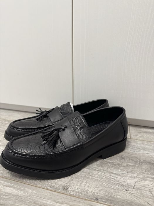 Pantofi eleganti noi