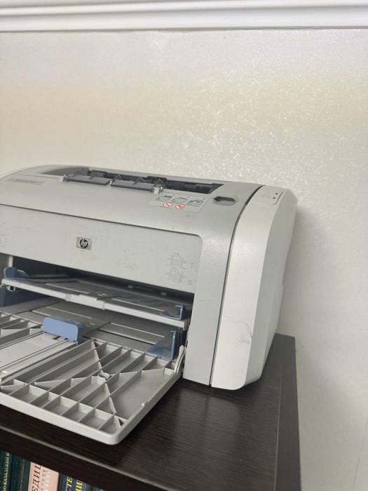 Принтер HP в хорошем состоянии