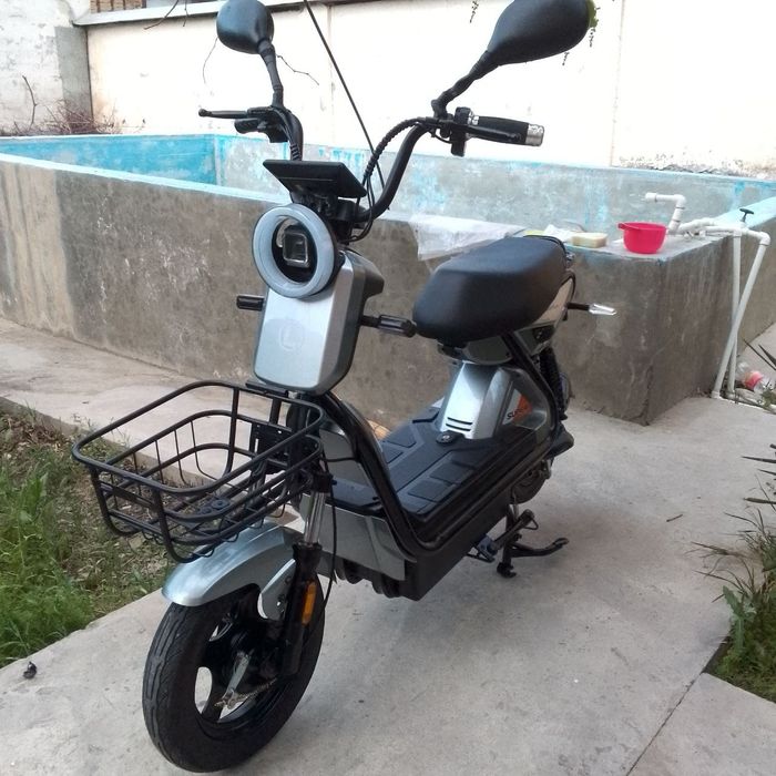 Срочно сотилади пул зарил