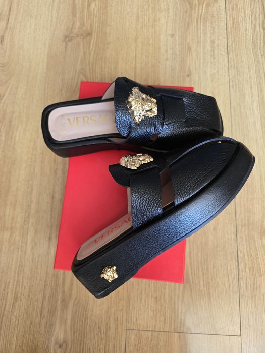 VERSACE-Дамски Чехли.