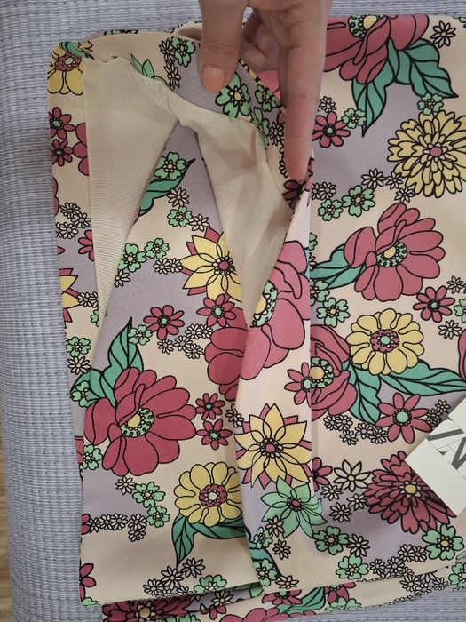 Нови поли на Зара / Zara 40 номер/ Л