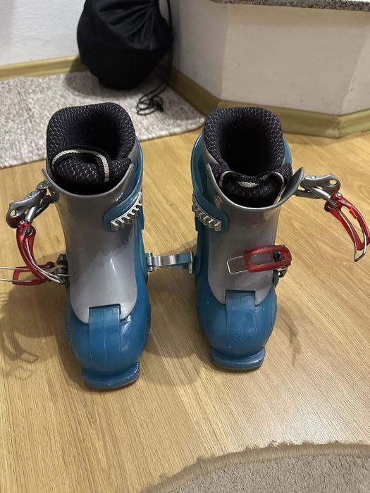 Skiuri + clapari marimea 32