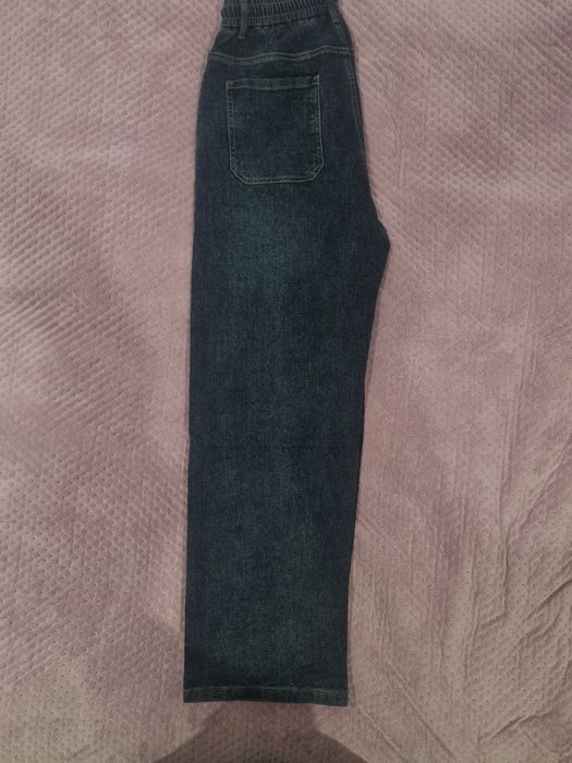 Продам мужские джинсы