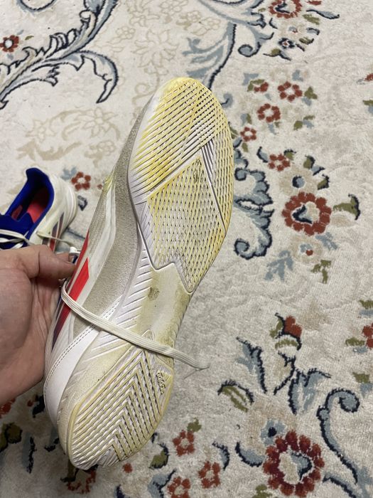 Продам футзалки Адидас оригинал