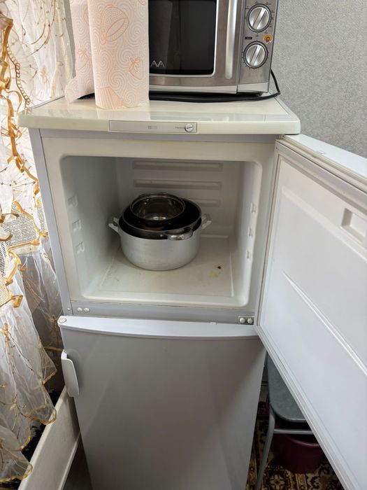 Продам холодильник и газ
