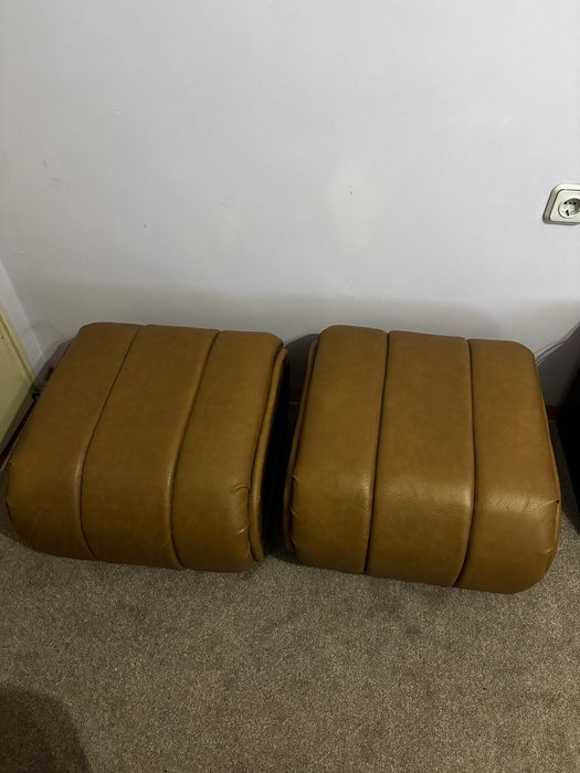 Кожени табуретки