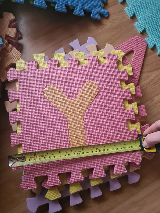 Puzzle spuma alfabet