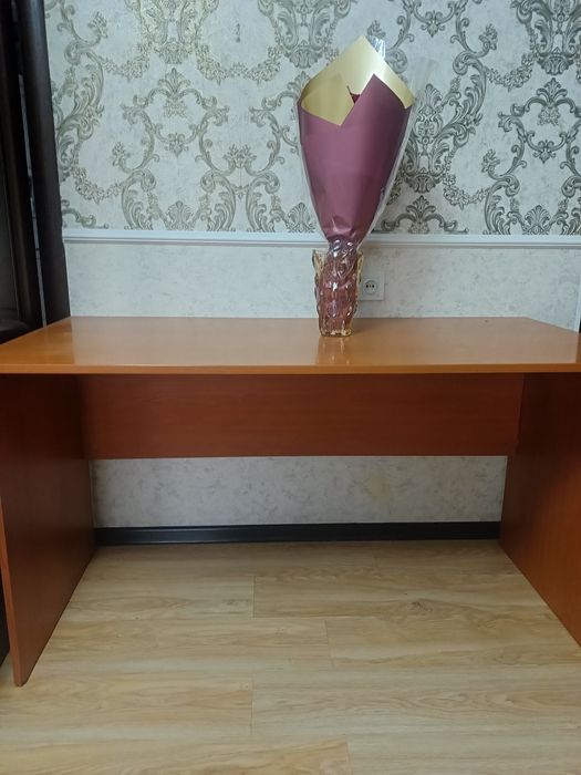 Продам офисный стол, в хорошем состоянии