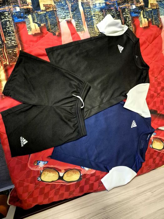 Adidas комплект блуза и къси панталони 140 размер 9-10 г