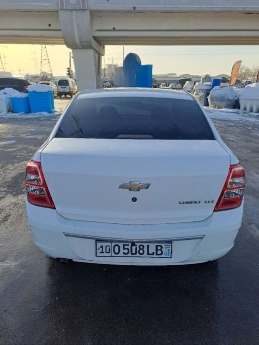 Chevrolet cobalt sotiladi