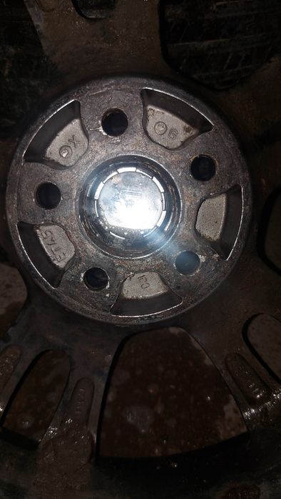 Продам комплект резины с дисками