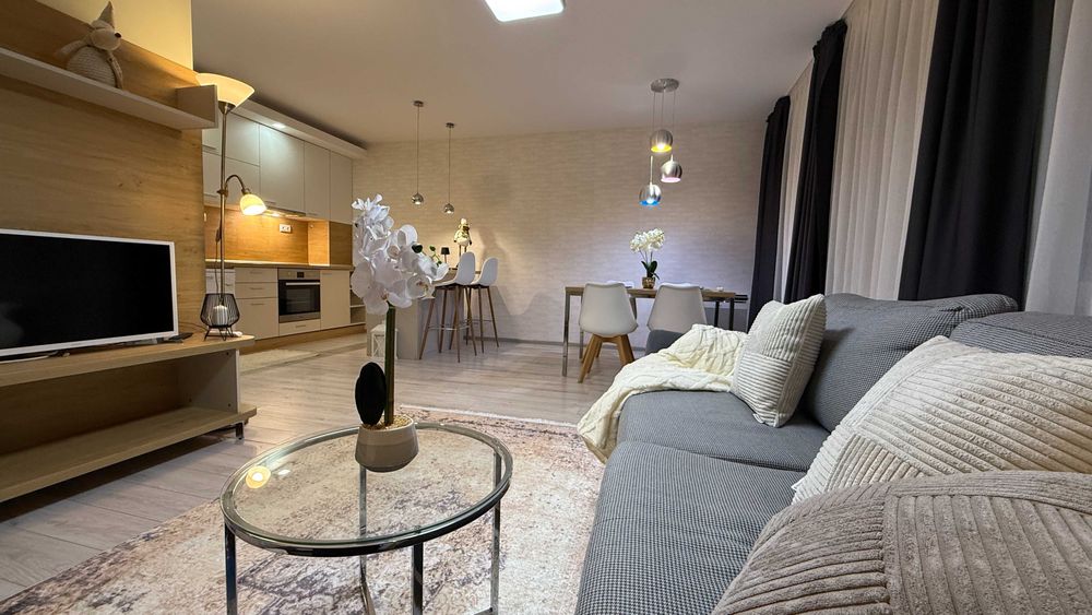 Продава се Тристаен апартамент в Варна, Бриз - 131 кв.м за 1398 €/кв.м - Снимка #1