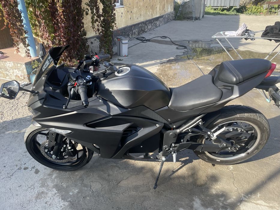 Электро мотоцикл Yamaha r3