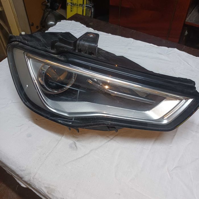 far dreapta audi a3 8v Bi-xenon Led original
