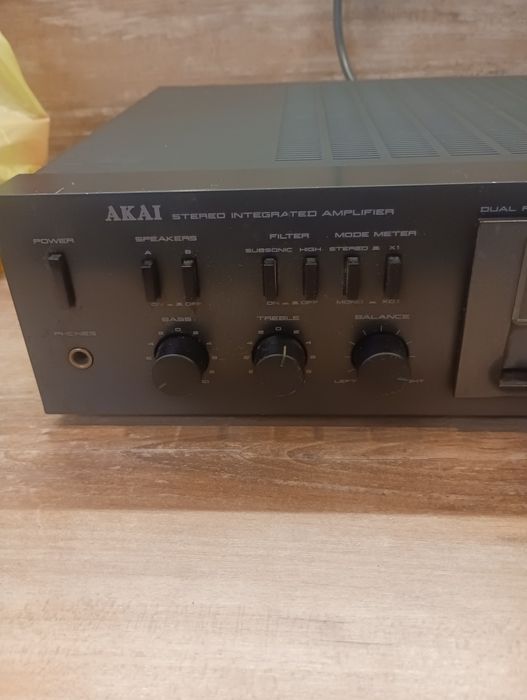 Akai am-u02 усилвател
