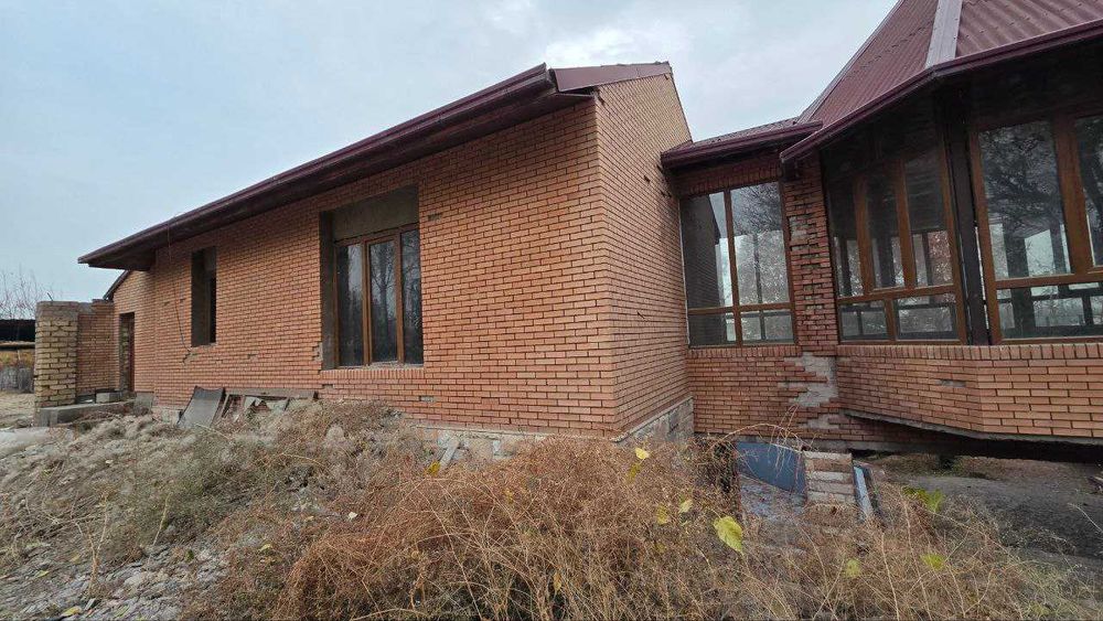 Дом Салар, ТашГРЭС у реки Боссув.