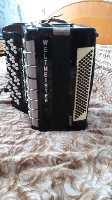 Продам баян срочно