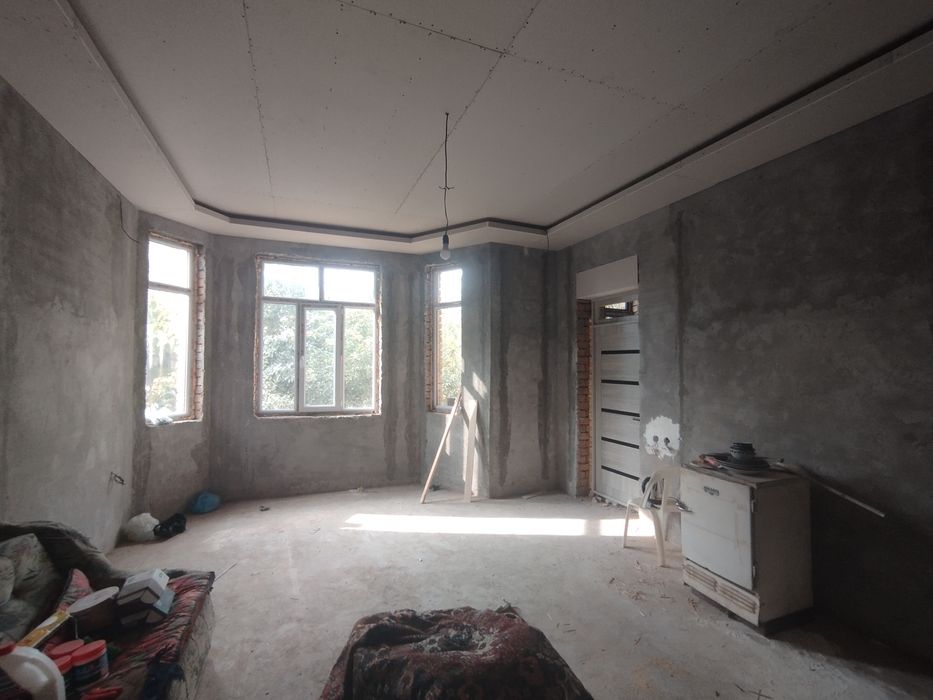 Киров, Олмазор кучасида, 6 сотих, 4 хона каробка сотилади.