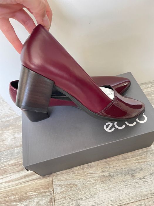 Чисто нови дамски обувки 38 номер на марка ECCO.