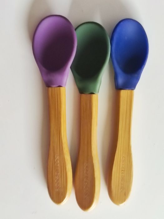 Бамбукови лъжички със силиконов накрайник.