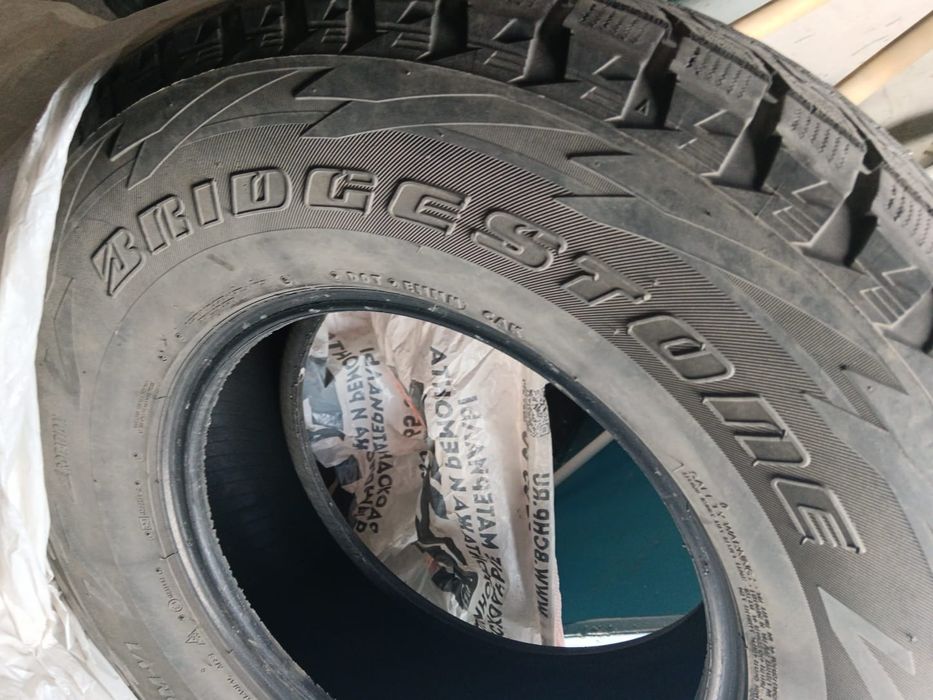 Продам шины зимние "липучка"
