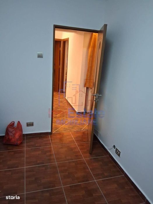Apartament cu 4 camere la parter - zona Galata
