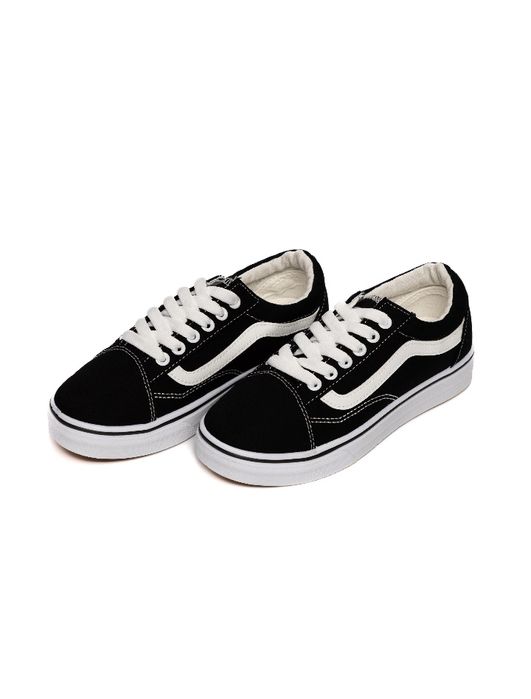 Мужские кеды
Варианты цветов:Темный , темно-синий , тёмно-голубой