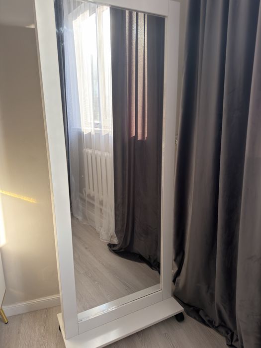 Напольное зеркало на колесах 180×70 см