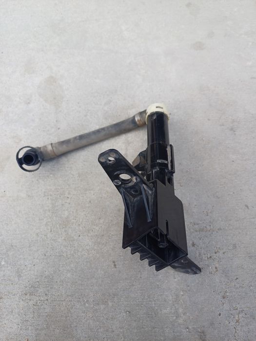 Омыватель фары, форсунка на Subaru Forester SH