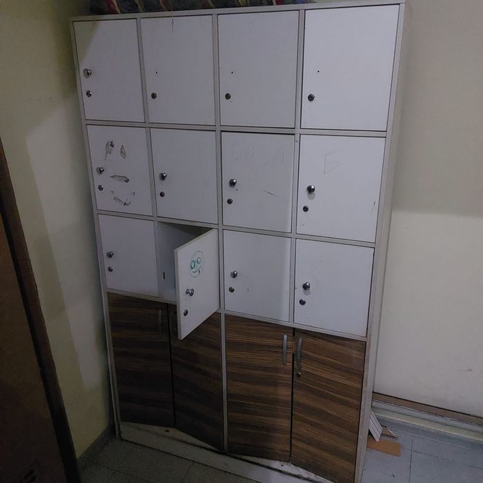 Продаётся шкаф с секциями для магазинов