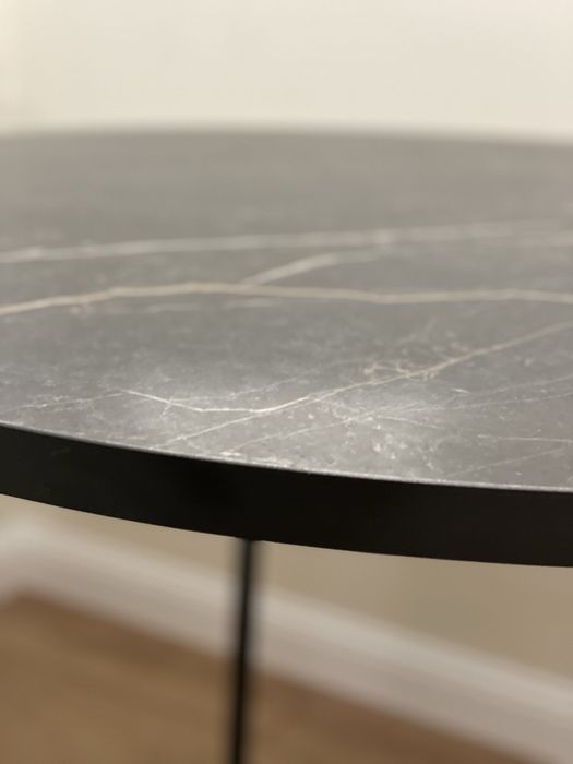 Продается обеденный стол