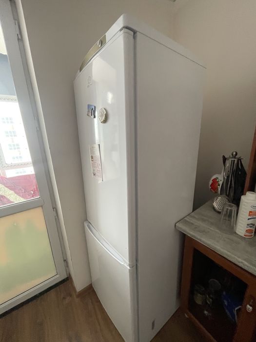 Срочно Продам холодильник