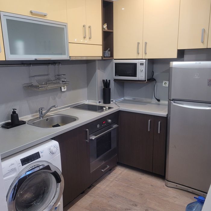 Дава се под наем Двустаен апартамент в София, Зона Б-18 - 67 кв.м за 638.01 € - Снимка #2