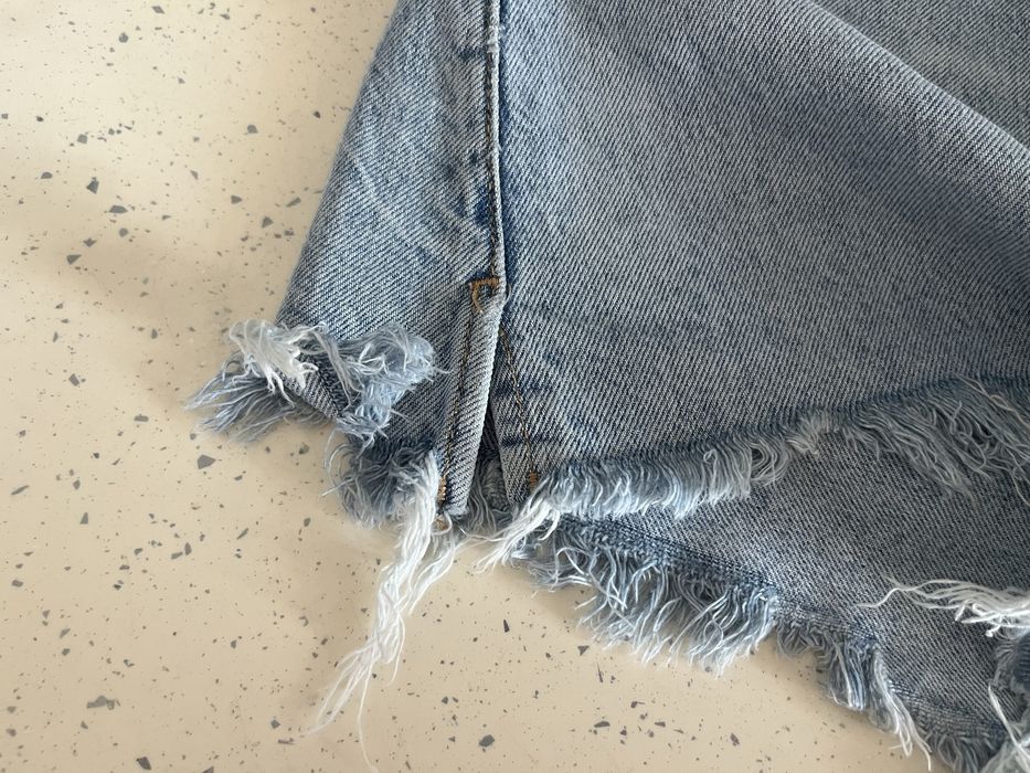 Pantaloni scurti Zara marimea M-L