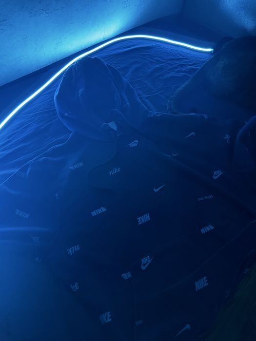 кофта найк,размер S легит (ориг)есть дырка на плече можно зашить