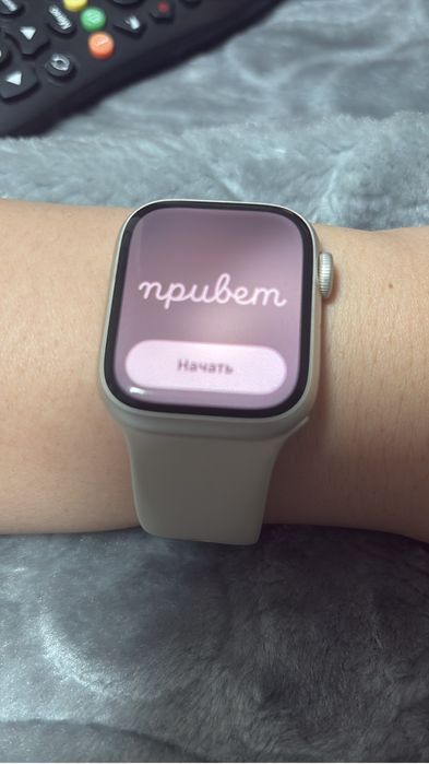 iPhone 16 ; Apple Watch 8