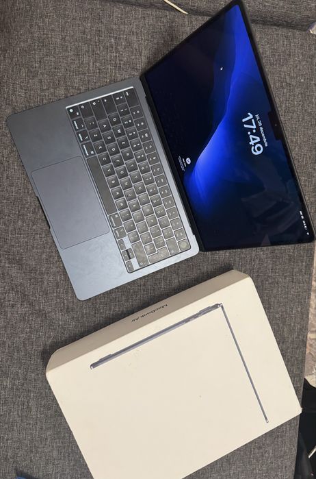 Macbook Air M3 impecabil