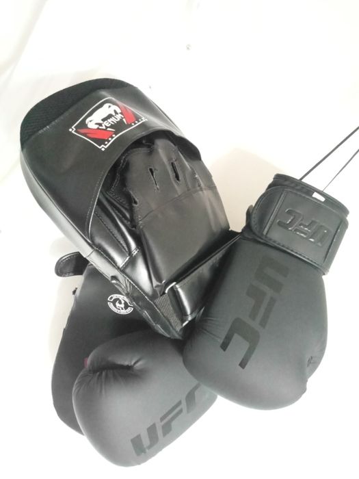 Боксёрские перчатки и лапы